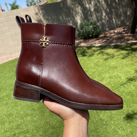NWT TORY BURCH Logo Leather Boots - Picture 2 of 12